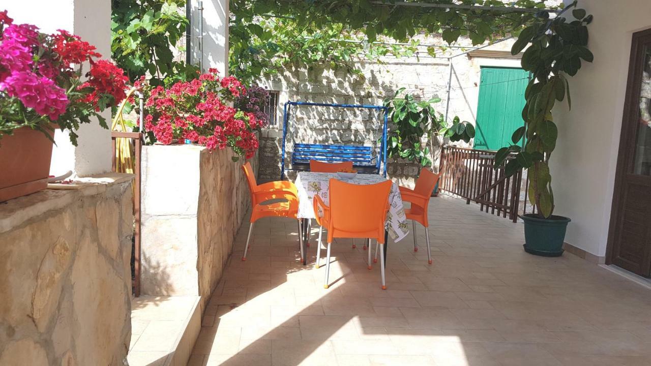 Apartments Damjanic Jerko Vrboska Dış mekan fotoğraf